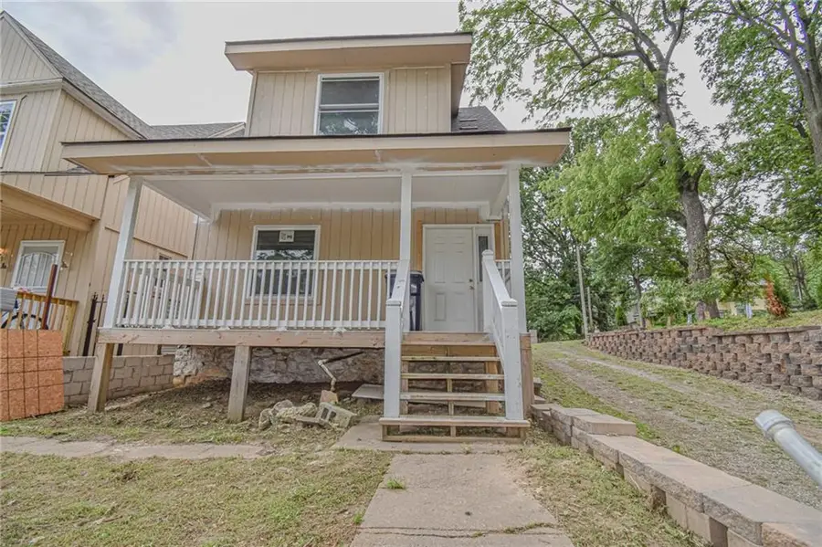 3613 Smart Avenue, Kansas City, MO 64124 - #2