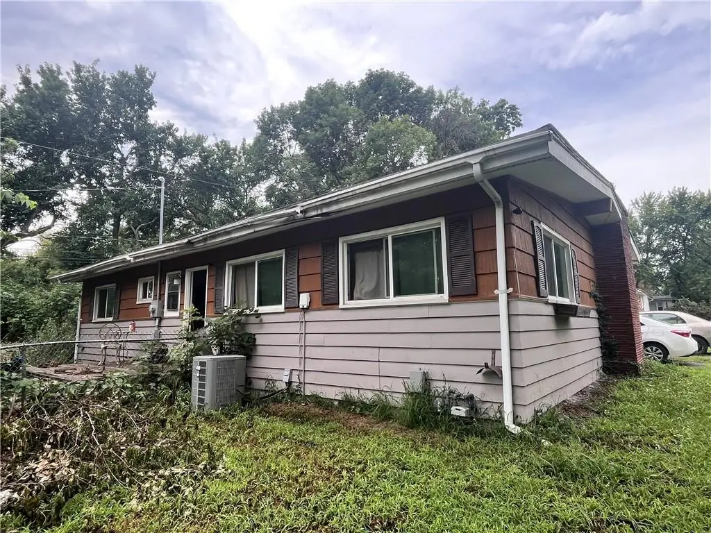 808 E Clark Street, Warrensburg, MO 64093 - Image #1