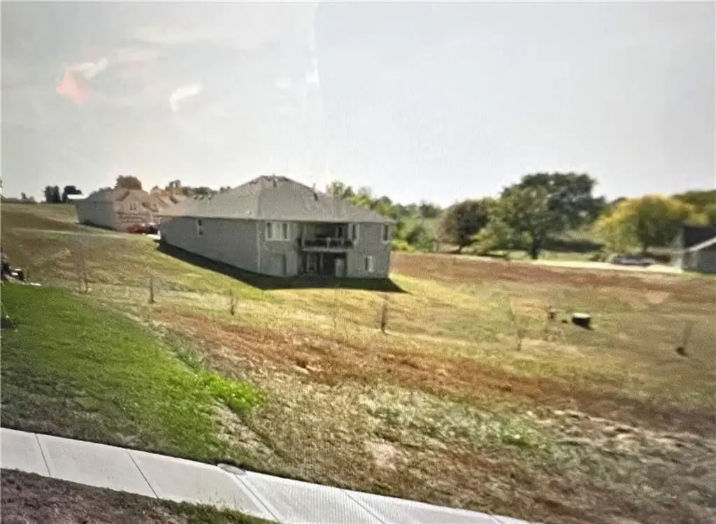 13287 Davis Avenue, Bonner Springs, KS 66012 - #1