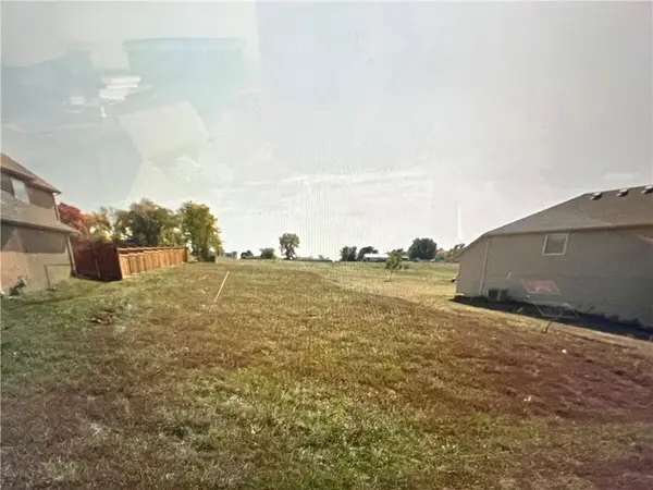 13285 Richland Avenue, Bonner Springs, KS 66012