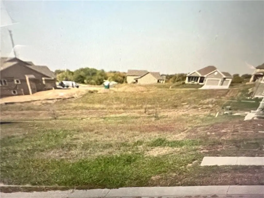 13286 Richland Avenue, Bonner Springs, KS 66012 - #1
