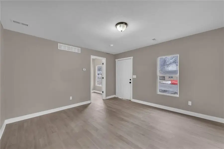 1420 S Appleton Avenue, Independence, MO 64052 - Image #2