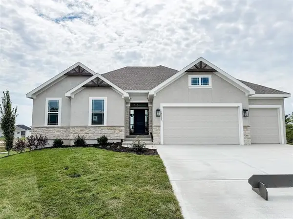 16577 W 165th Place, Olathe, KS 66062