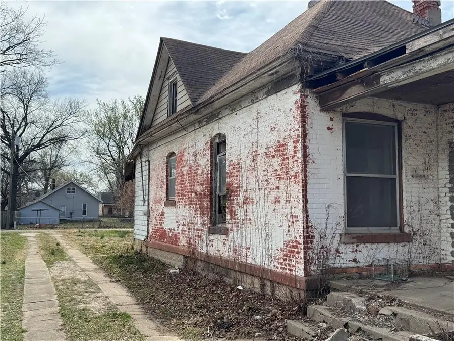 2408 Stevens Avenue, Parsons, KS 67357 - Image #2