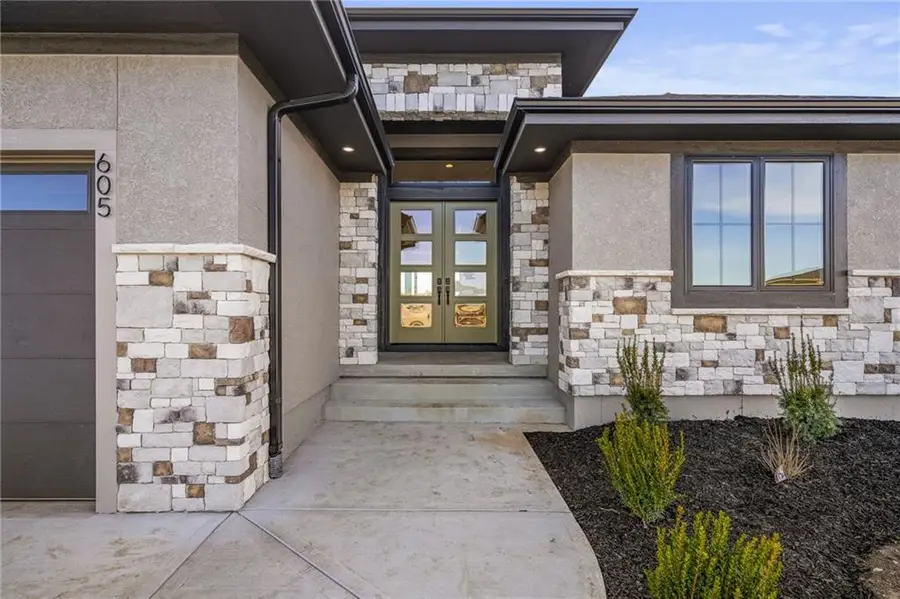 605 Hampstead Drive, Raymore, MO 64083 - Image #3