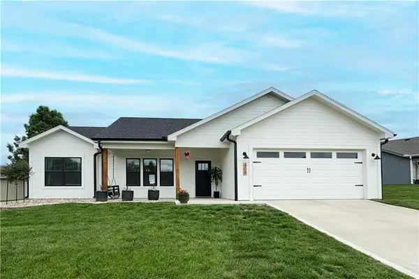 404 NE Ash Street, Oak Grove, MO 64075