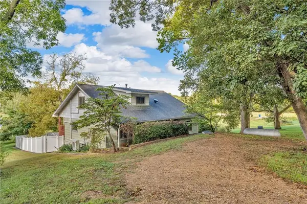 5365 Saratoga Drive, McLouth, KS 66054