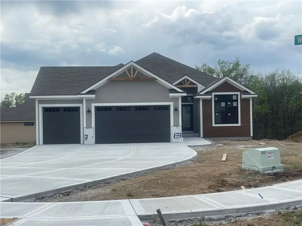 500 Blackhawke Drive, Smithville, MO 64089 - Image #1