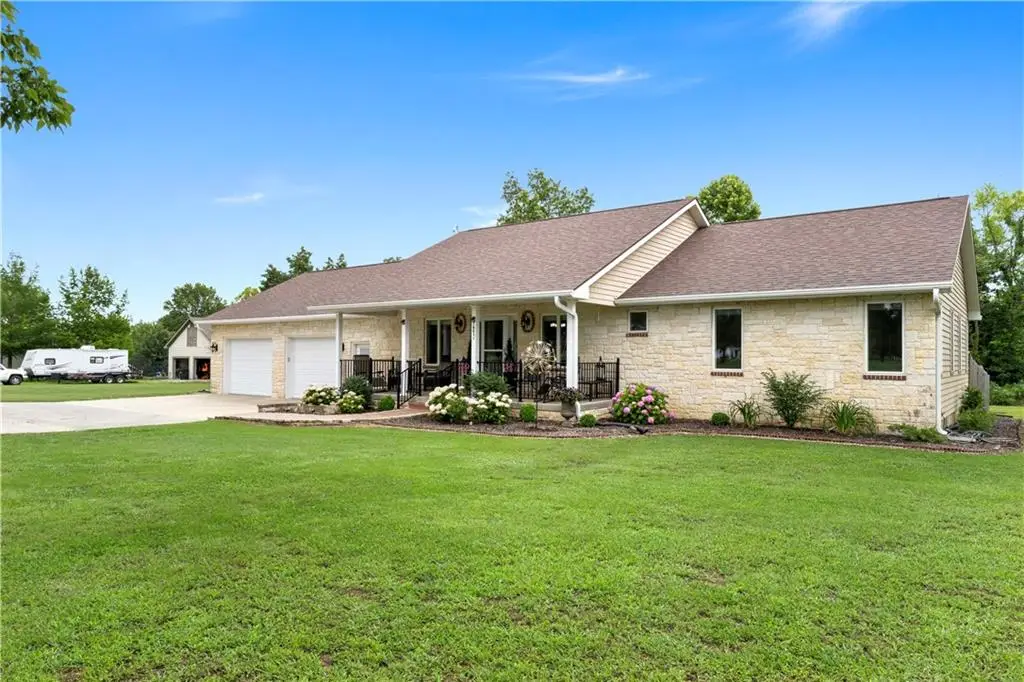 12590 E Osage Nation Road, Nevada, MO 64772 - Image #1