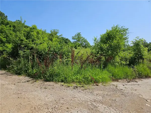 3501 Emmons Drive, Kansas City, KS 66104