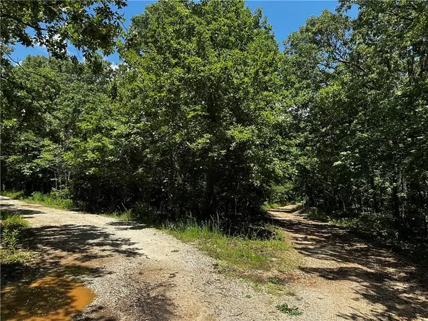 S 68th Rural Route, Dunnegan, MO 65640