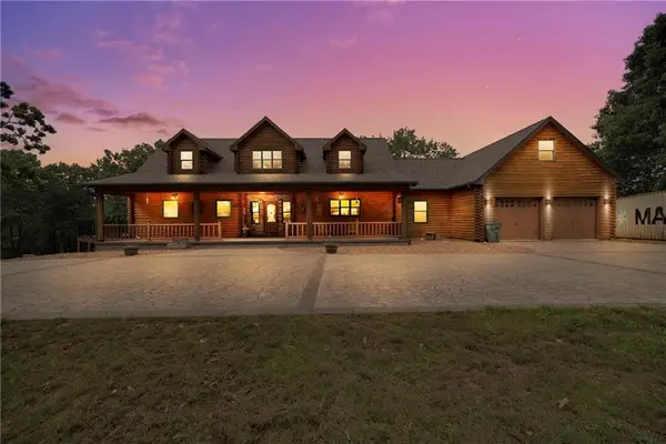 30611 Stonehaven Drive, Warsaw, MO 65355