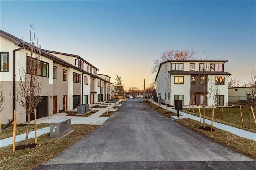 1213 E 29th Street, Kansas City, MO 64109 - Image #2