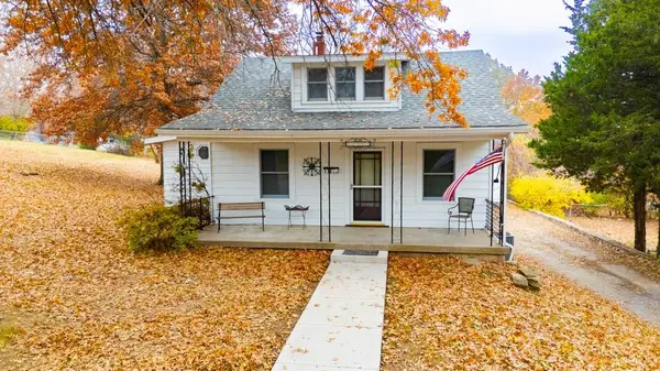 11813 & 11815 E Scarritt Avenue, Sugar Creek, MO 64054