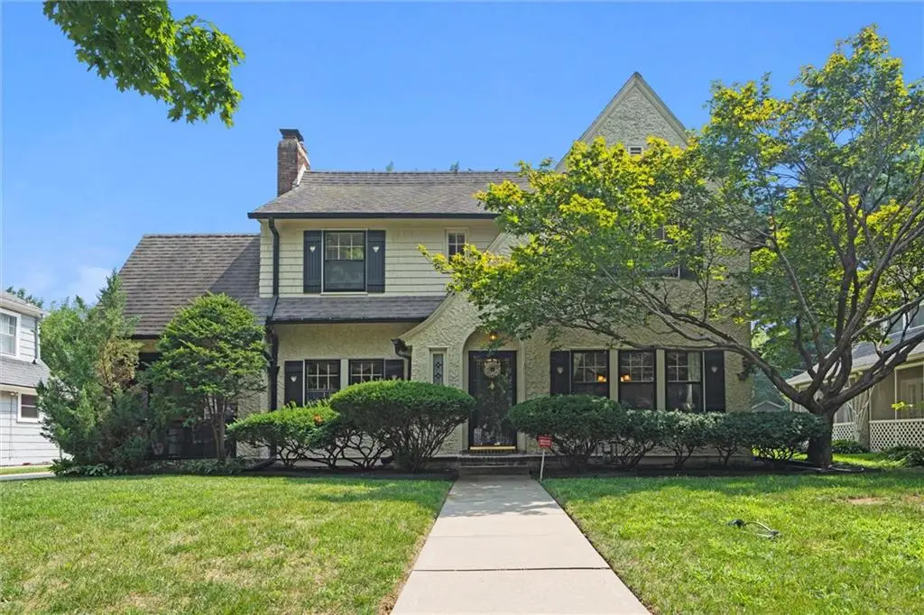 27 W 69th Terrace, Kansas City, MO 64113 - Image #1