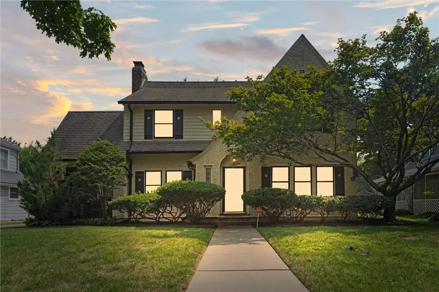 27 W 69th Terrace, Kansas City, MO 64113 - Image #2