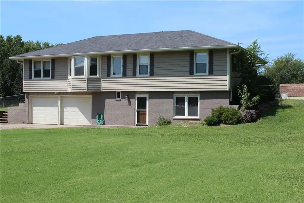 550 NW 58th Street, Topeka, KS 66617 - Image #1