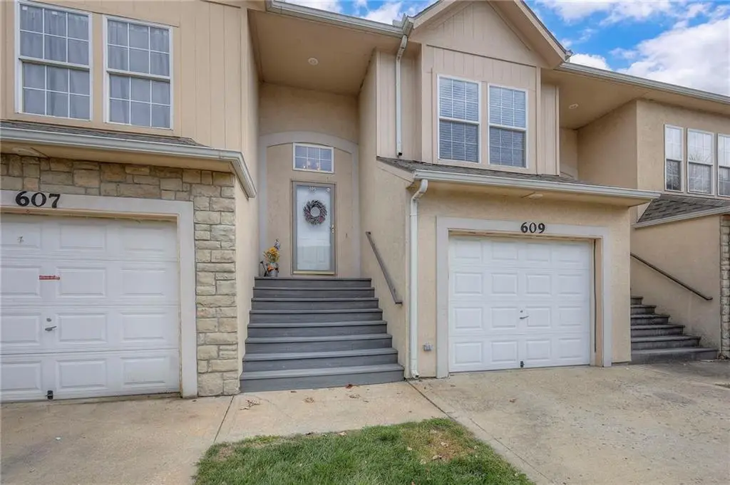 609 S Woodson Lane, Gardner, KS 66030 - Image #1