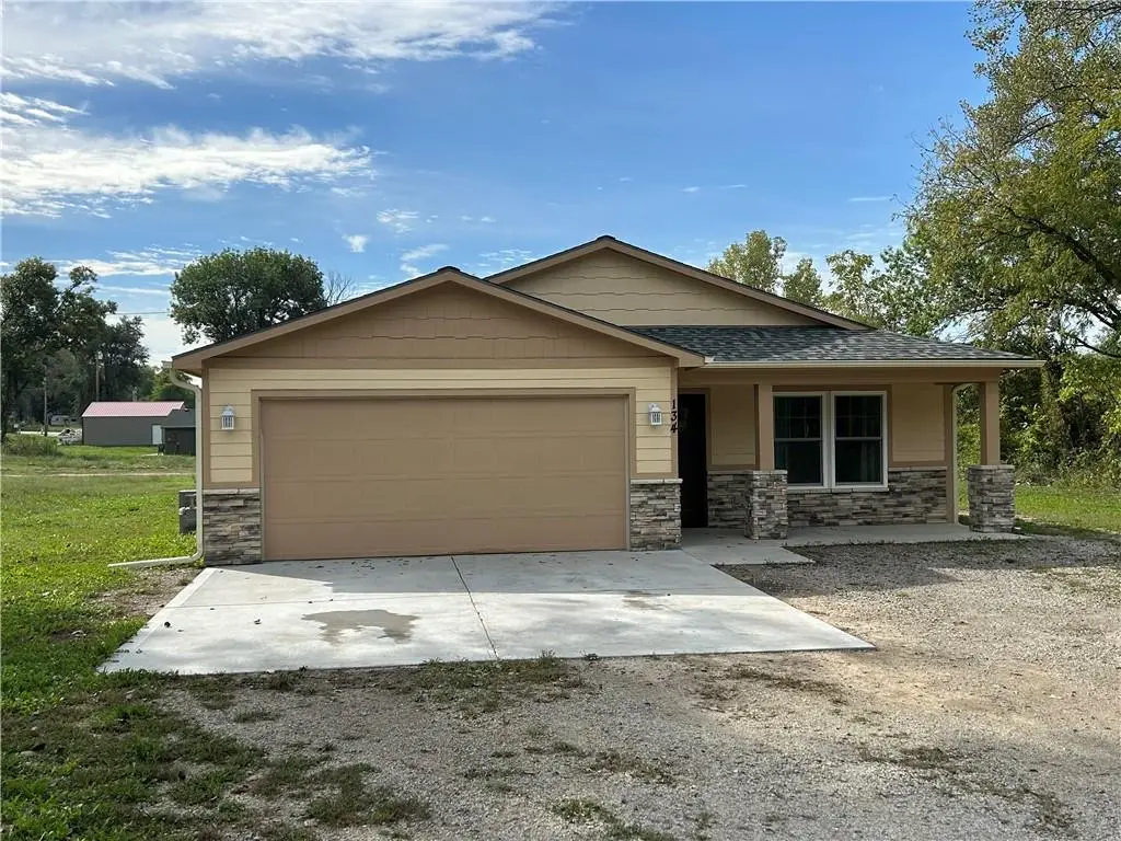 134 W 4th Street, Pomona, KS 66076 - Image #1