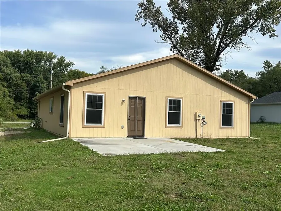 134 W 4th Street, Pomona, KS 66076 - Image #2