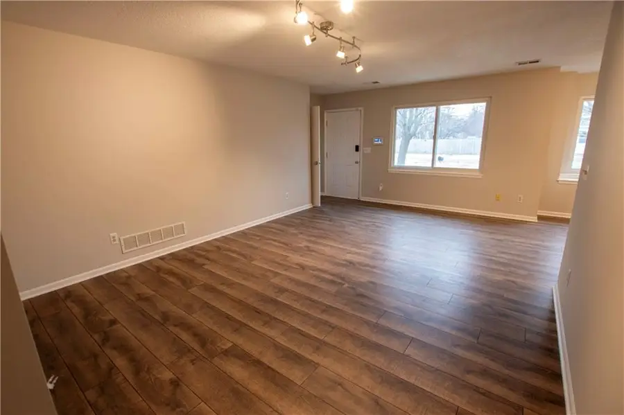 224 E Westoff Place, Gardner, KS 66030 - Image #3