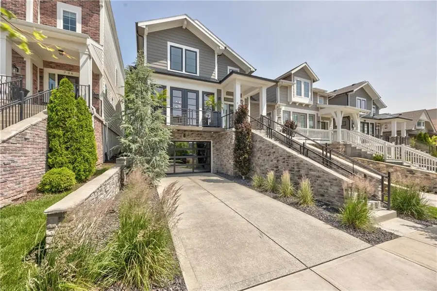 732 W 45th Street, Kansas City, MO 64111 - Image #2