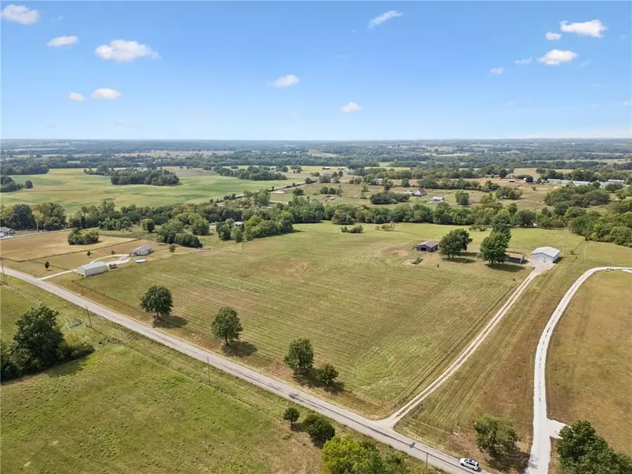 548 NW Uu Highway, Centerview, MO 64019 - Image #2