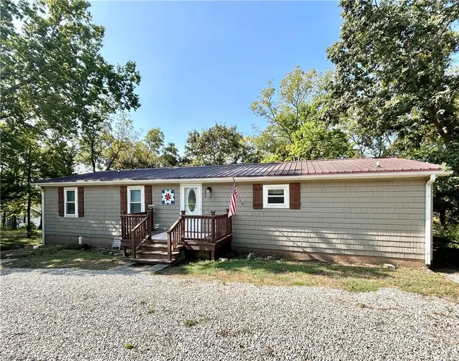 269 W Sugar Lake Drive, Mound City, KS 66056 - Image #2