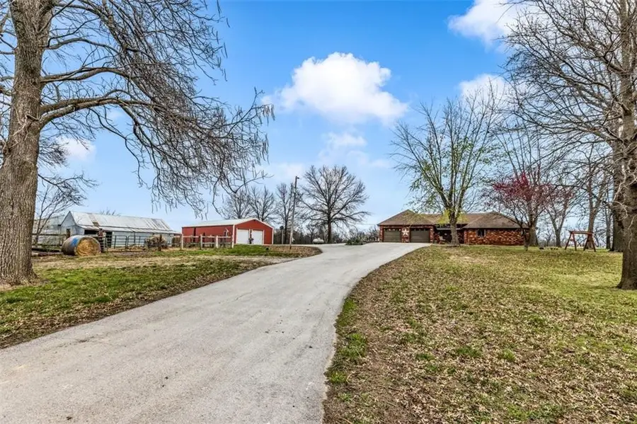 14589 NE County Road 2763 Road, Adrian, MO 64720 - Image #3