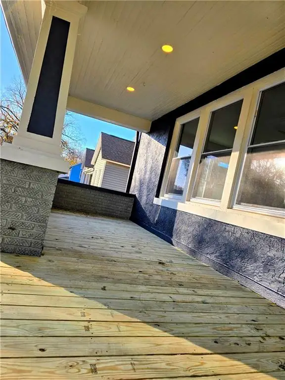 208 W Piankishaw Street, Paola, KS 66071 - Image #2