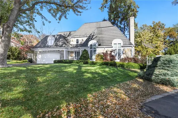 5482 W 85th Terrace, Prairie Village, KS 66207