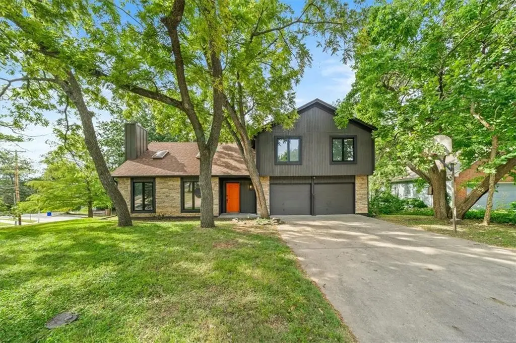 10301 W 50th Place, Shawnee, KS 66203 - Image #1