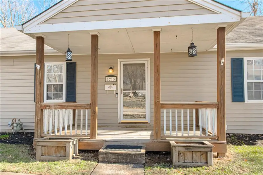 6213 N Harrison Street, Oakview, MO 64118 - Image #2