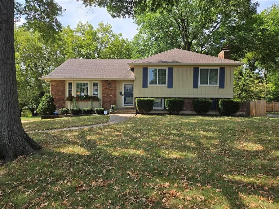8400 Willow Way, Raytown, MO 64138 - Image #2