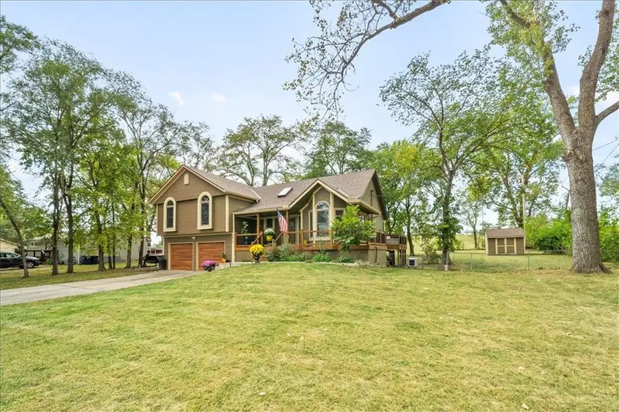 8910 Lexington Avenue, De Soto, KS 66018 - Image #2