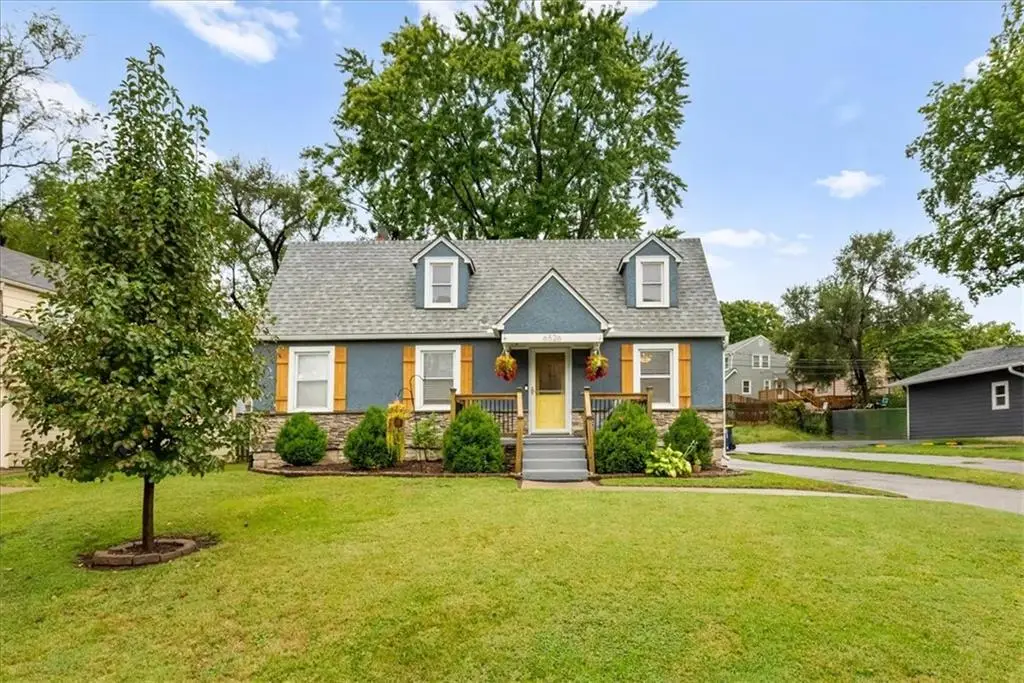 6526 Rockhill Road, Kansas City, MO 64131 - Image #1