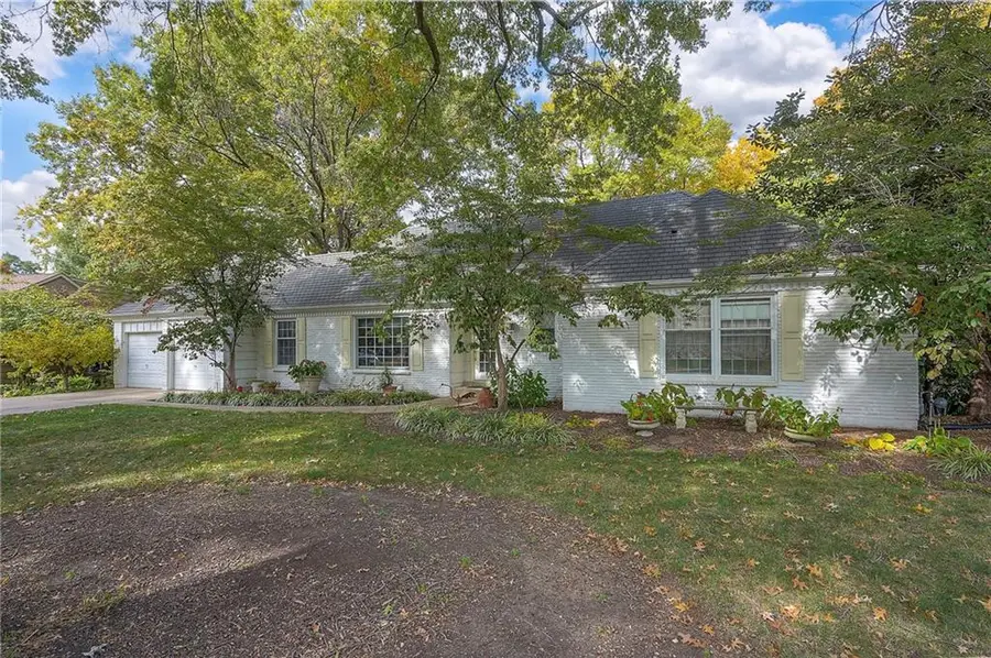 6912 W 98th Terrace, Overland Park, KS 66212 - Image #3