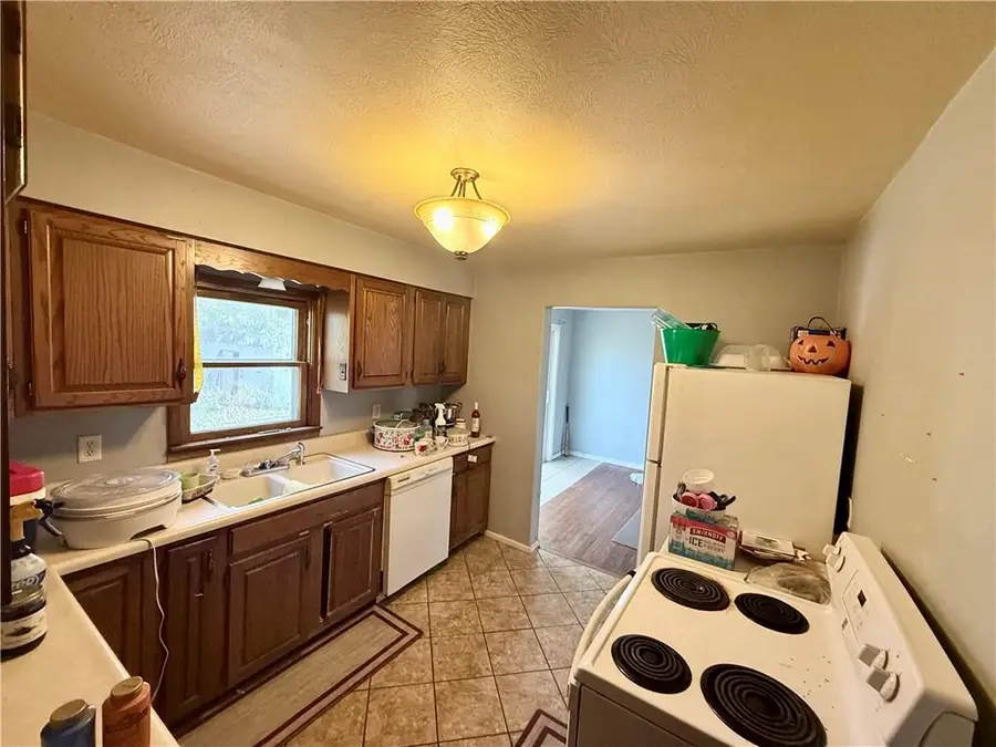 310 S 24th Street, Parsons, KS 67357 - Image #2