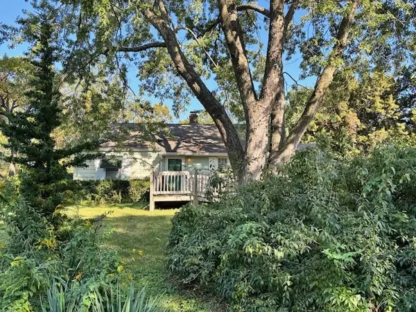 6715 NW Bougher Lane, Kansas City, MO 64151