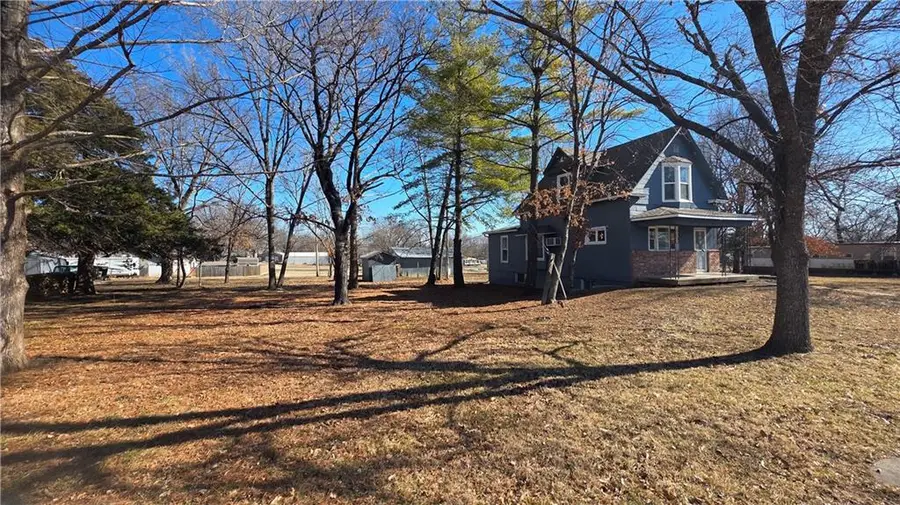 325 Monroe Street, Pomona, KS 66076 - #3