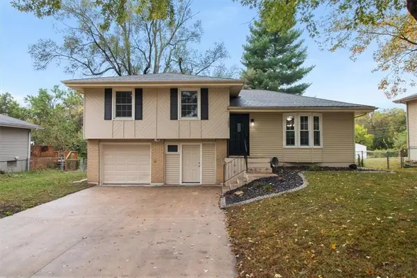 509 SE 20th Street, Oak Grove, MO 64075