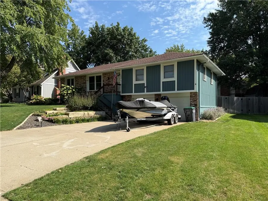 124 SW 27th Street, Blue Springs, MO 64015 - Image #2