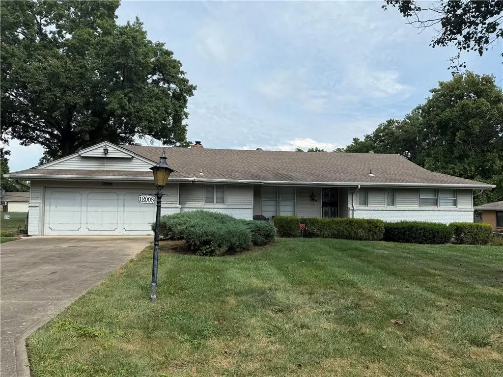 12008 Newbury Lane, Independence, MO 64052 - Image #1