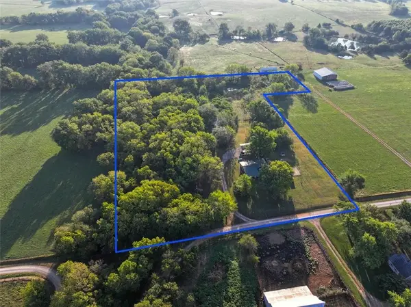 9351 S 2700 Road, Harwood, MO 64750