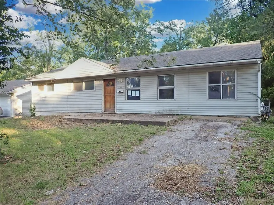 11207 Oakland Avenue, Kansas City, MO 64134 - Image #2