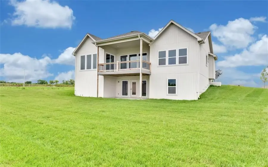 6045 Apache Drive, Shawnee, KS 66226 - Image #2