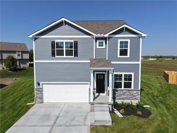 11018 E Ridge Court, Peculiar, MO 64078