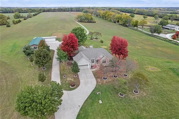 24200 W 199th Street, Spring Hill, KS 66083