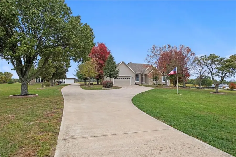 24200 W 199th Street, Spring Hill, KS 66083 - Image #3