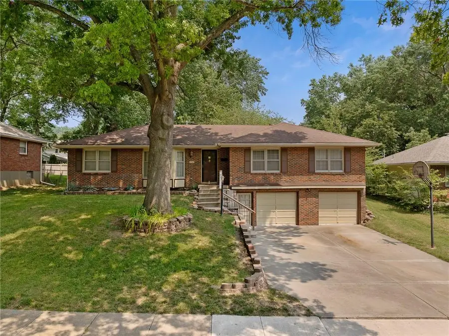 1702 NE 68th Terrace, Gladstone, MO 64118 - Image #2